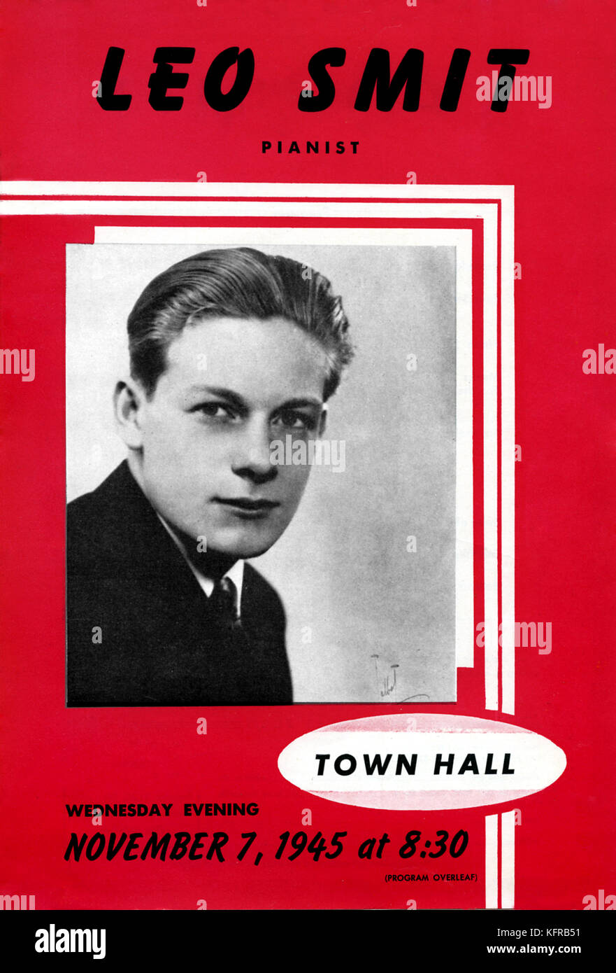 Leo Smit - concierto cartel vertical. Concierto en el Town Hall, Nueva York, EE.UU., el 7 de noviembre de 1945. LS: pianista y compositor estadounidense de música clásica contemporánea, el 12 de enero de 1921 - 12 de diciembre de 1999. Foto de stock