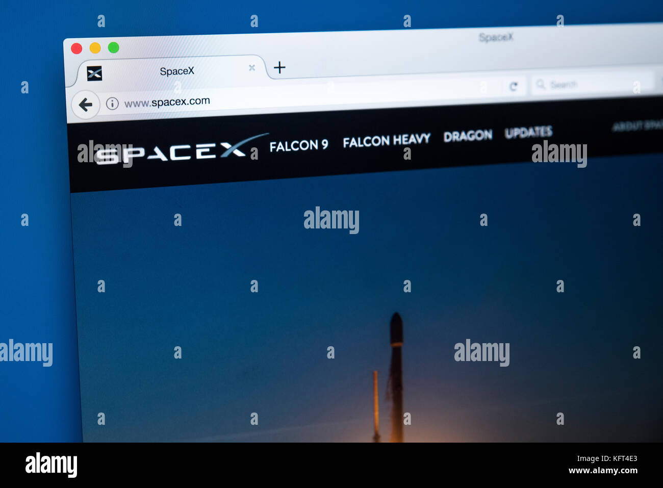 Londres, Reino Unido - 17 de octubre de 2017: la página de inicio del sitio web oficial de spacex, también conocida como la exploración espacial Technologies Corporation, en la 17a. Foto de stock