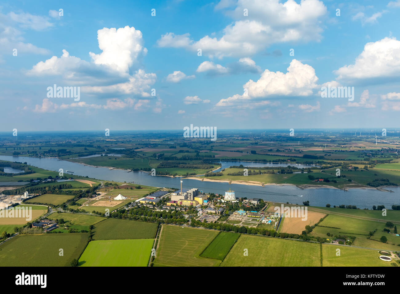 Wunderland Kalkar, parque de atracciones, una antigua central nuclear Kalkar am Rhein, núcleo de agua maravillosa pintado de refrigeración torre, Kalkar am Rhein, Kalkar, Foto de stock