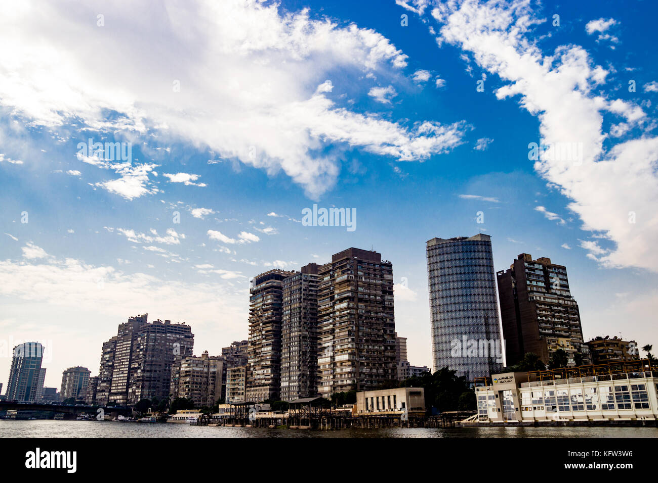 Edificios sobre antecedentes en el Cairo, Egipto Foto de stock
