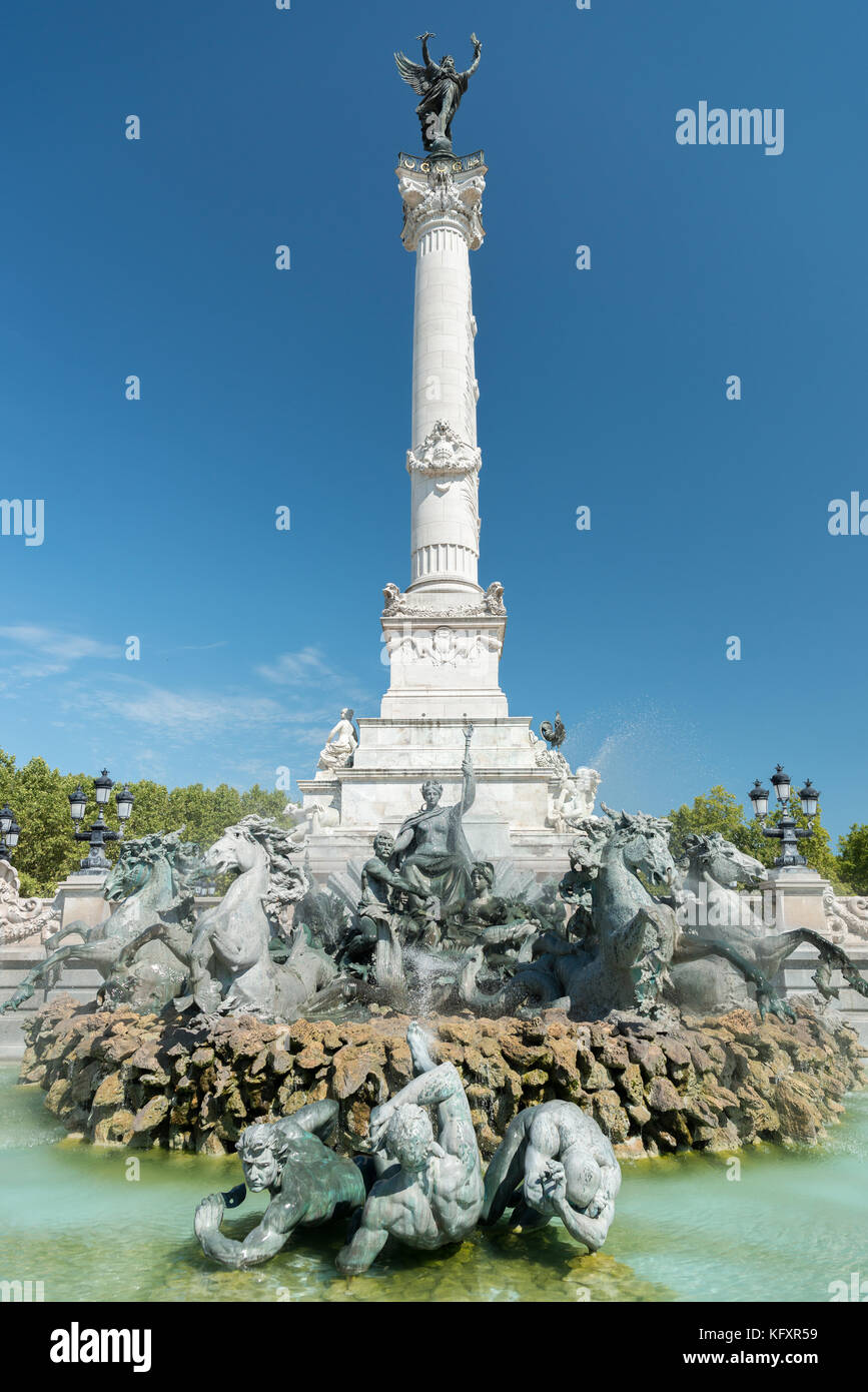 Fuente del monumento a los Girondinos, plaza quinconces, en Burdeos, Francia Foto de stock