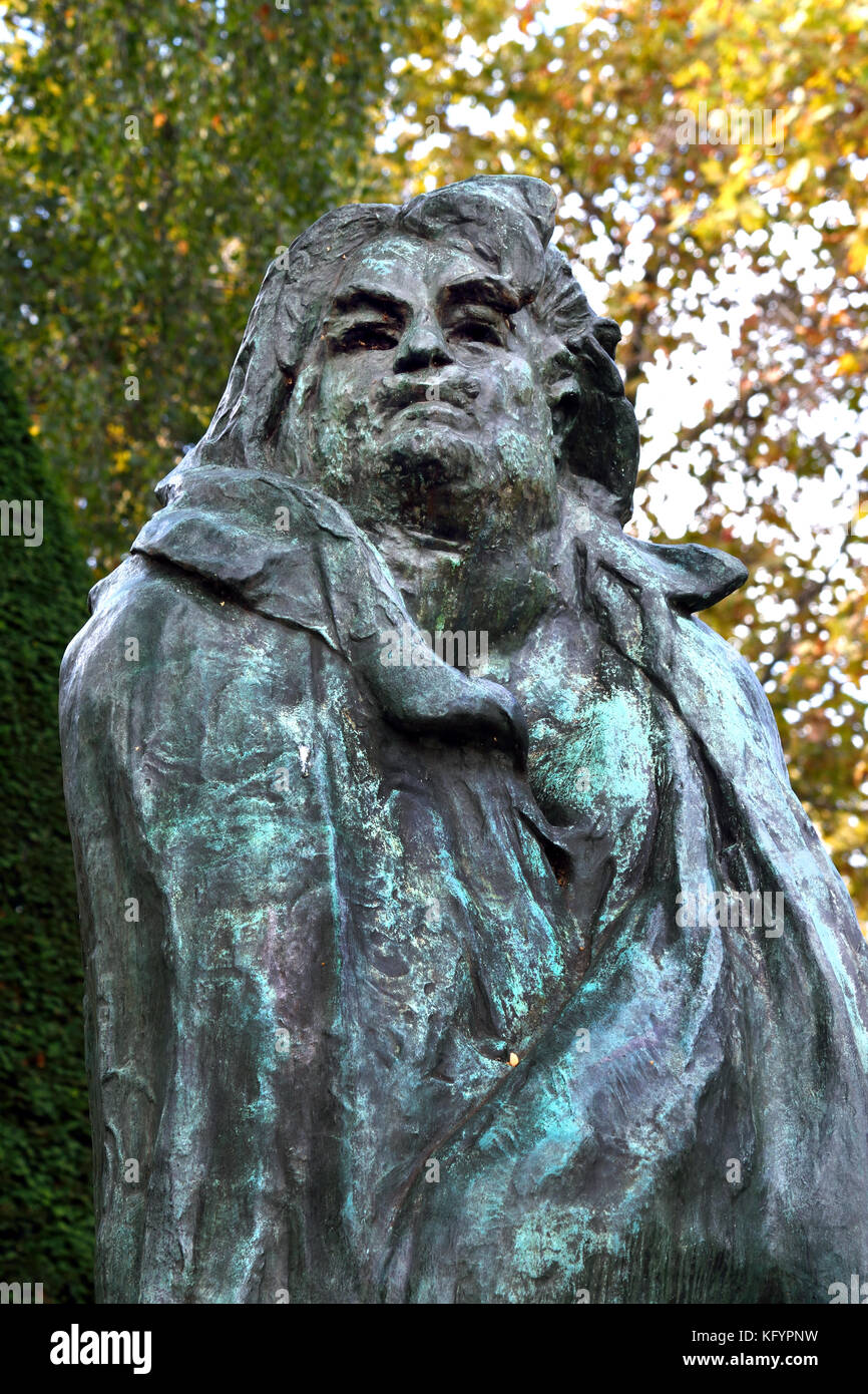 Monumento a Balzac 1898 H. Bronce 270 cm ; W. 120,5 cm ; D. 128 cm François  Auguste René Rodin 1840 -1917 ( conocido como Auguste Rodin ) fue un  escultor francés,