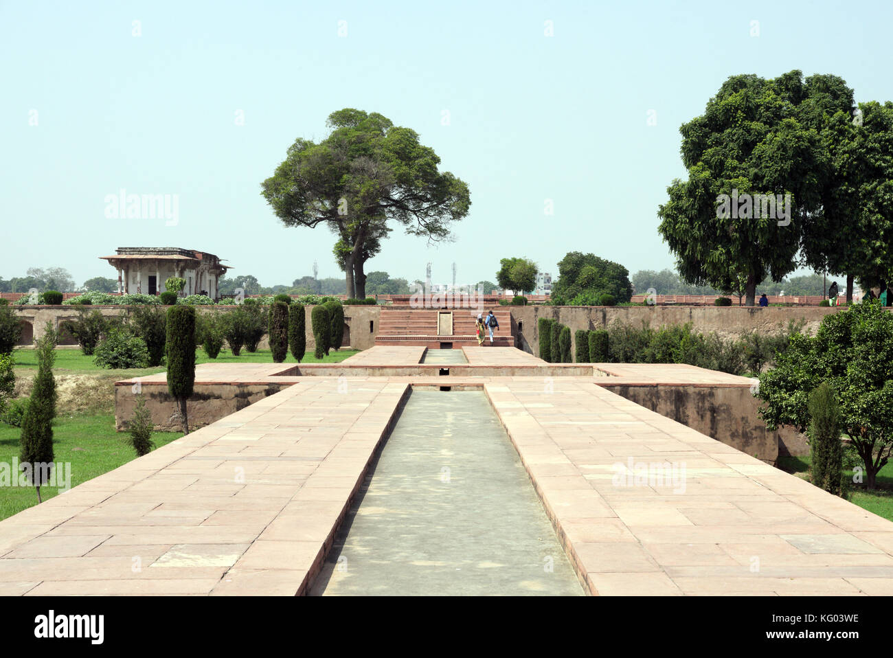 Ram Bagh, agra. Ram Bagh es el más antiguo jardín de Mughal. Originalmente  fue fundada por el emperador Mughal babur en 1528 Fotografía de stock -  Alamy