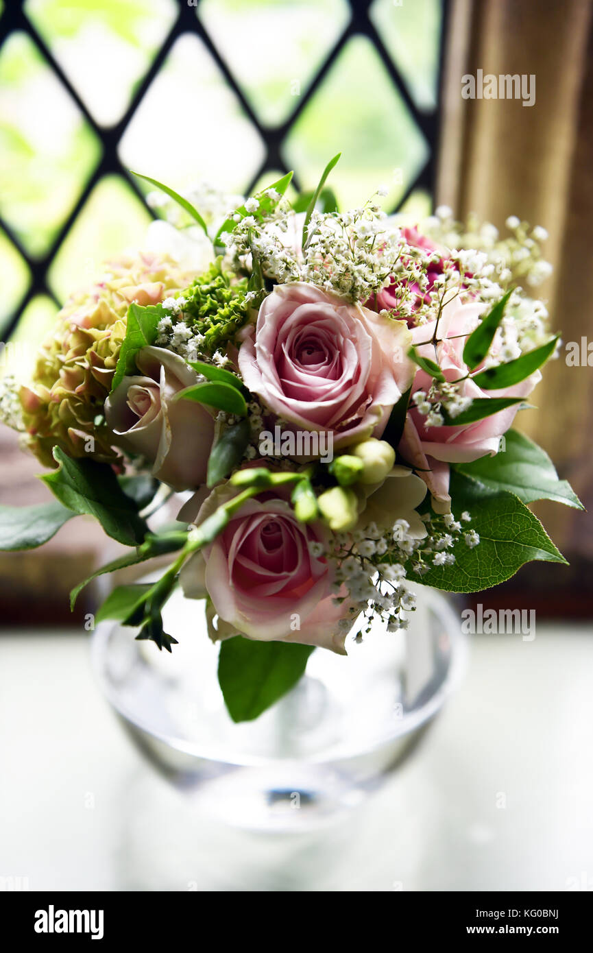 Adorno floral en el día de la boda recepción uk Foto de stock
