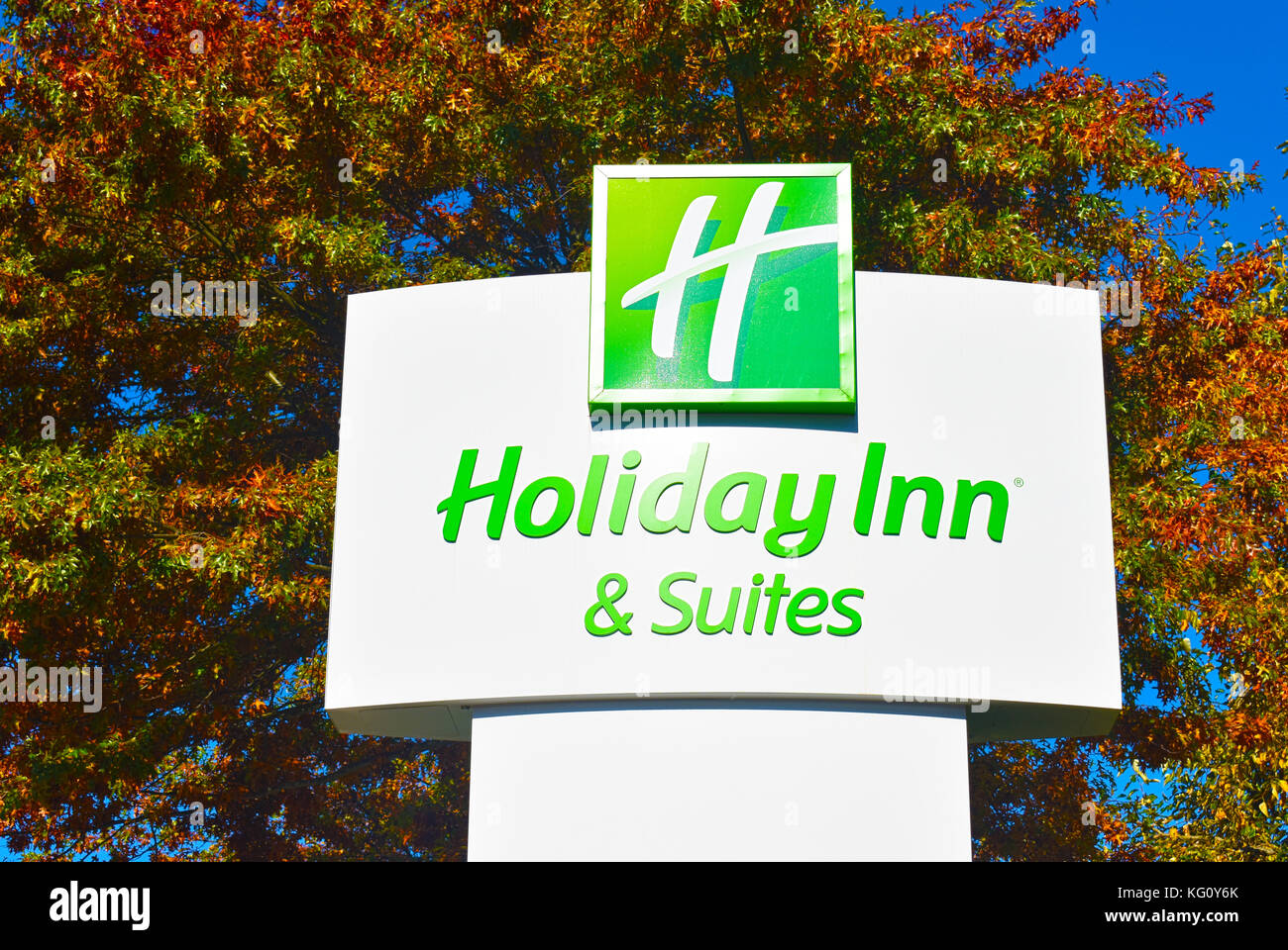 Holiday Inn and Suites firmar en Bellingham, Washington. Foto de stock