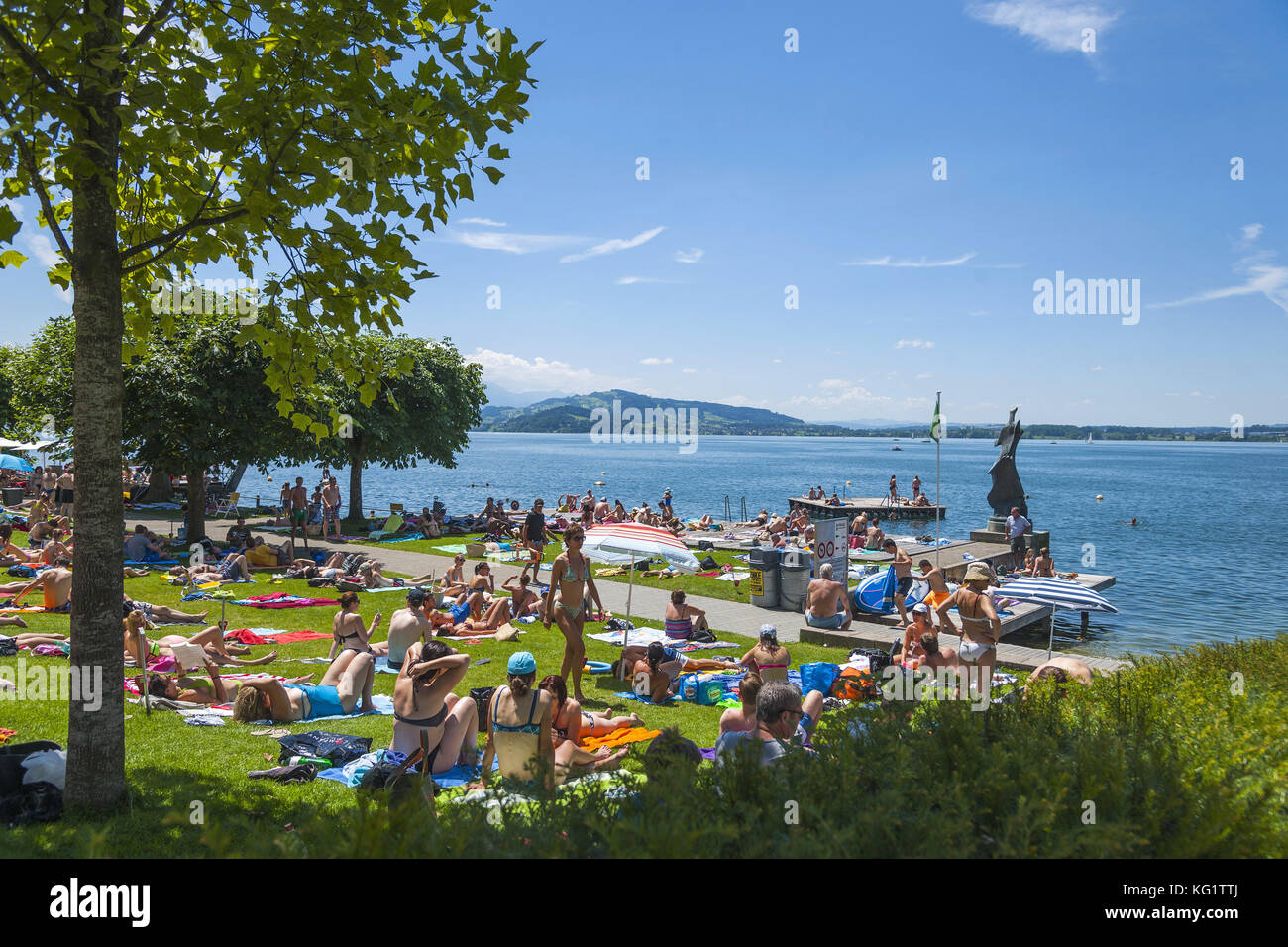 Zug, Kanton Zug, Schweiz : Schwimmbad am Zuger ver Foto de stock