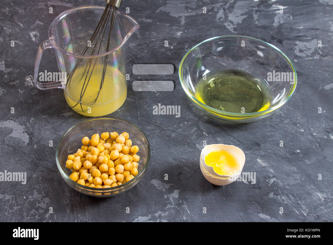 Garbanzo salmuera el agua líquida vegan aquafaba vaciado Fotografía de