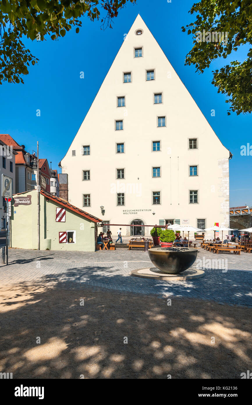Regensburg, Oberpfalz, Bayern, Alemania : Salzstadel - Besucherzentrum Welterbe Foto de stock