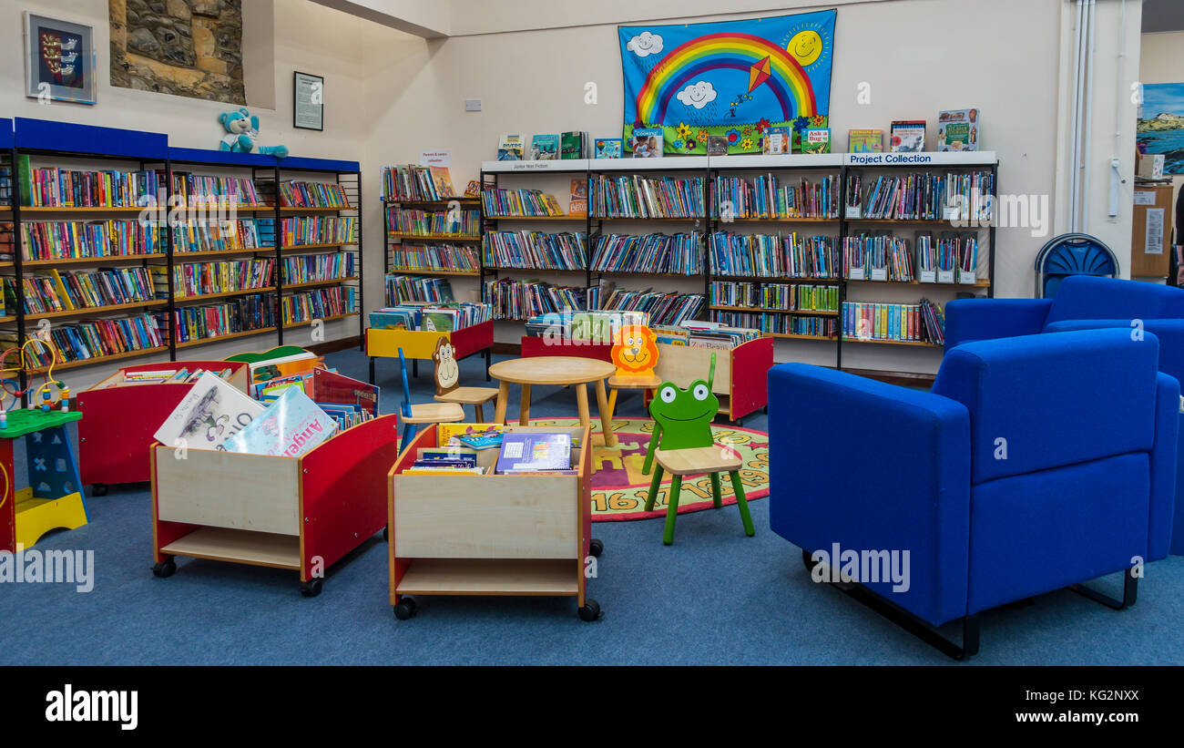 Biblioteca para niños fotografías e imágenes de alta resolución