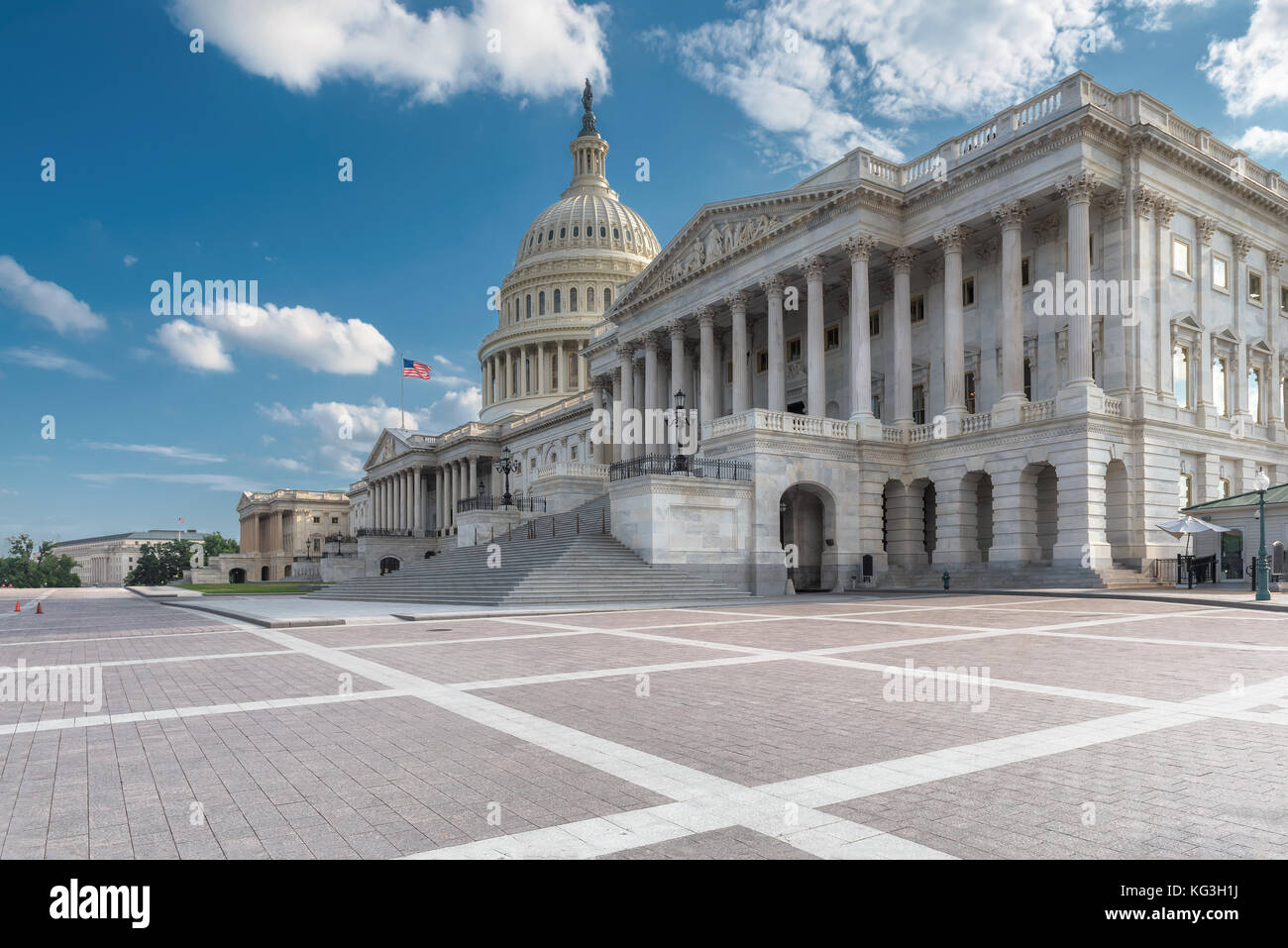 El edificio del Capitolio de EE.UU en día soleado - Washington DC, Estados Unidos Foto de stock
