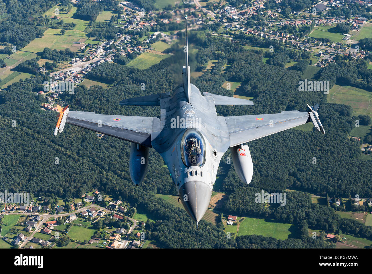Aire-aire con un F-16 combates Falcon jet de combate de la Fuerza Aérea Belga. Foto de stock
