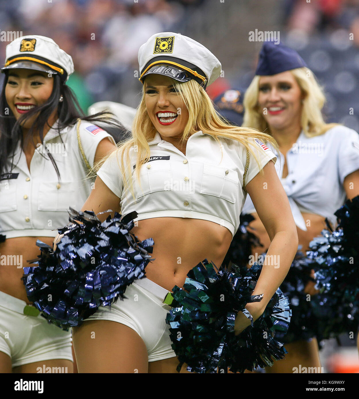 Houston, TX, EE.UU. 5 nov, 2017. Un Houston Texans animadora durante la NFL juego entre los Indianapolis Colts y los Houston Texans en NRG Stadium en Houston, TX. John Glaser/CSM/Alamy Live News Foto de stock