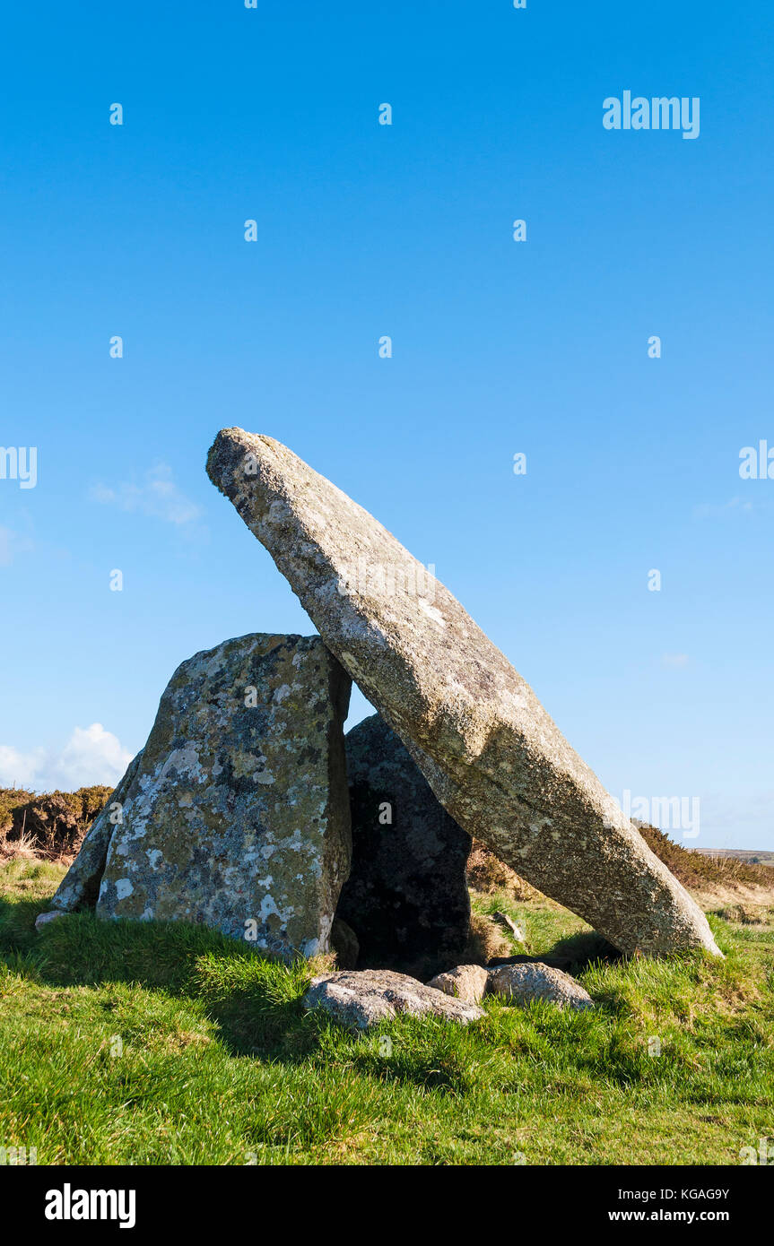 Quoit mulfra un enterramiento del neolítico, cerca chmaber penzance en Cornwall, Inglaterra, Gran Bretaña, Reino Unido. Foto de stock