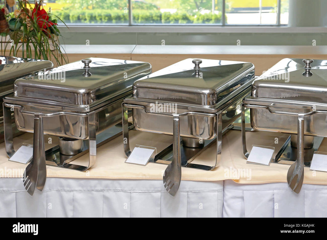 de inoxidable para alimentos en la mesa buffet Fotografía de stock Alamy