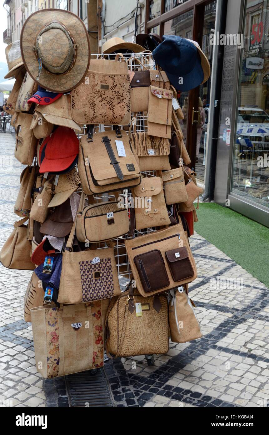 Cork handbags fotografías e imágenes de alta resolución - Alamy