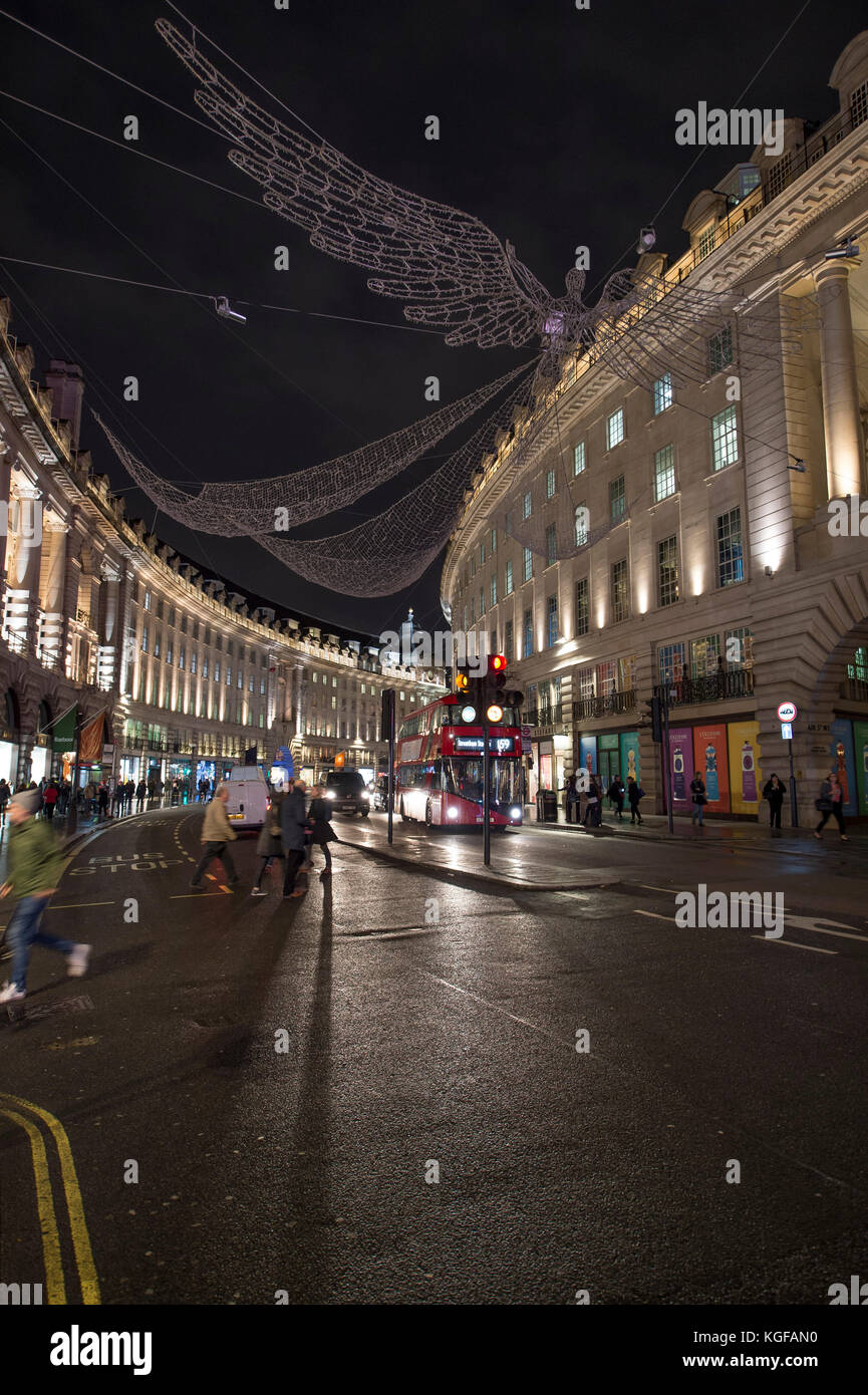 Luces de navidad de la calle regente apagadas fotografías e imágenes de  alta resolución - Alamy