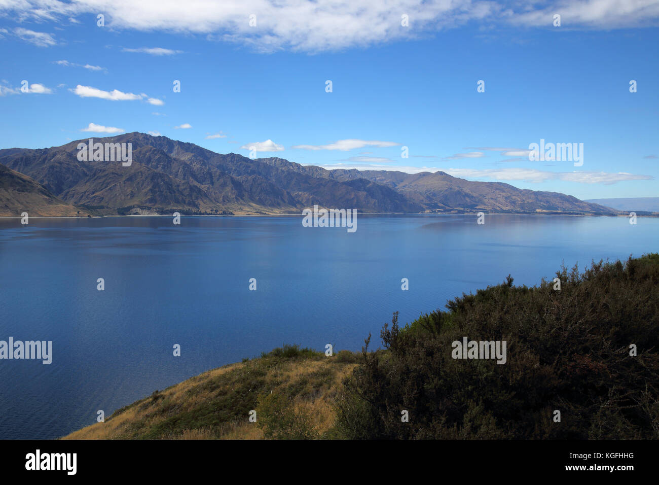 Lago hawea en la región de otago nueva Zelandia Foto de stock