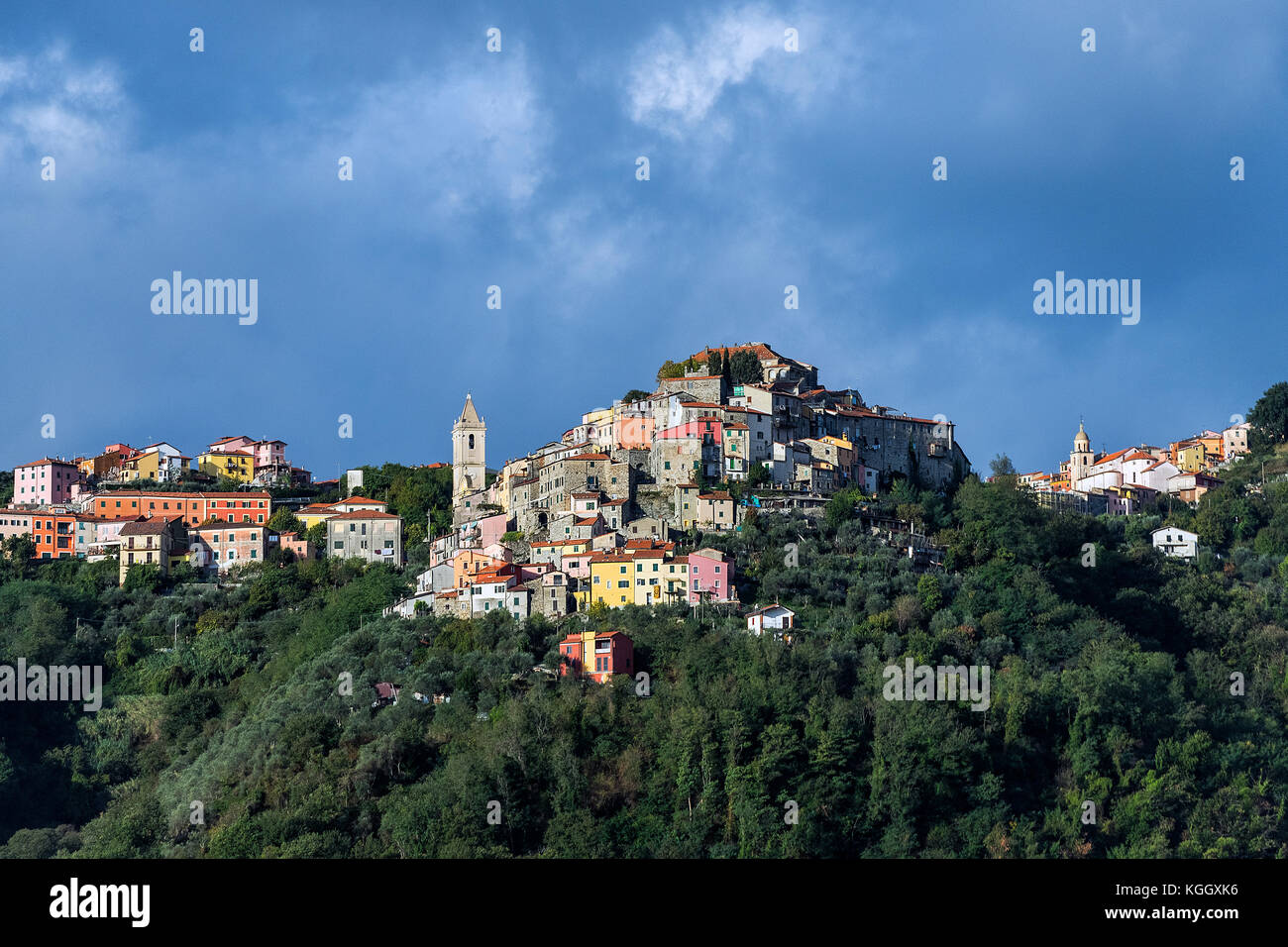 Encantadora Colina Village, Liguria, Italia. Foto de stock