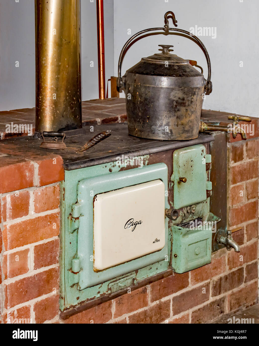 Metters no.3 de fundición de cobre de una estufa de leña y calentador de  agua. c1930s Fotografía de stock - Alamy
