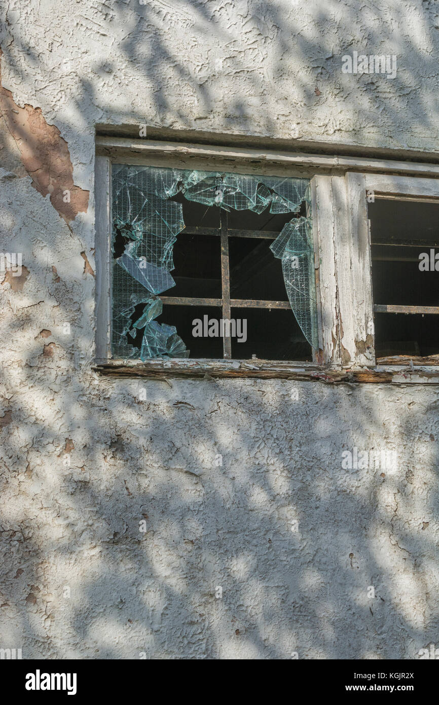 Ventana de vidrio roto fotografías e imágenes de alta resolución Alamy