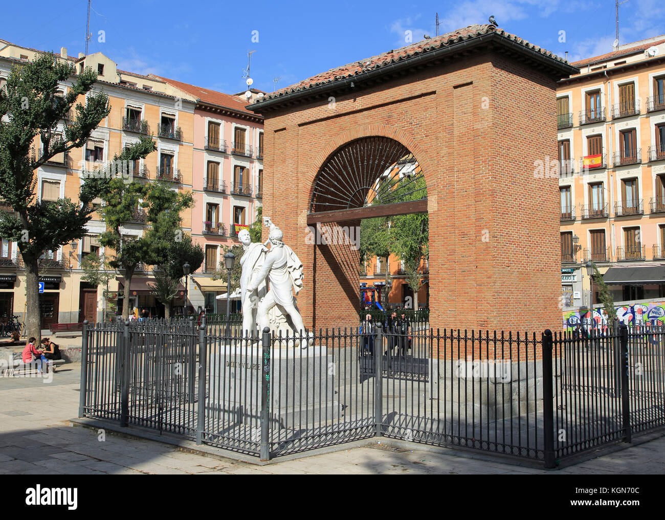 La escultura en la Plaza del Dos de Mayo, Malasaña, centro de la ciudad de Madrid, España La escultura en la Plaza del Dos de Mayo, Malasaña, centro de la ciudad de Madrid, España