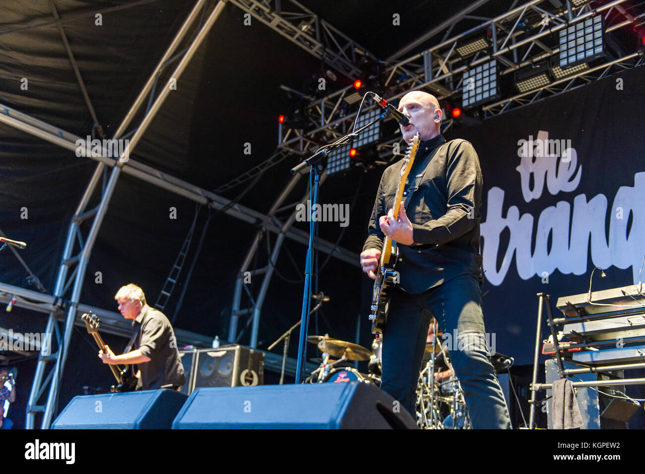 Los Stranglers en el escenario del Festival Godiva, Coventry, Reino Unido en julio de 2017. Foto de stock