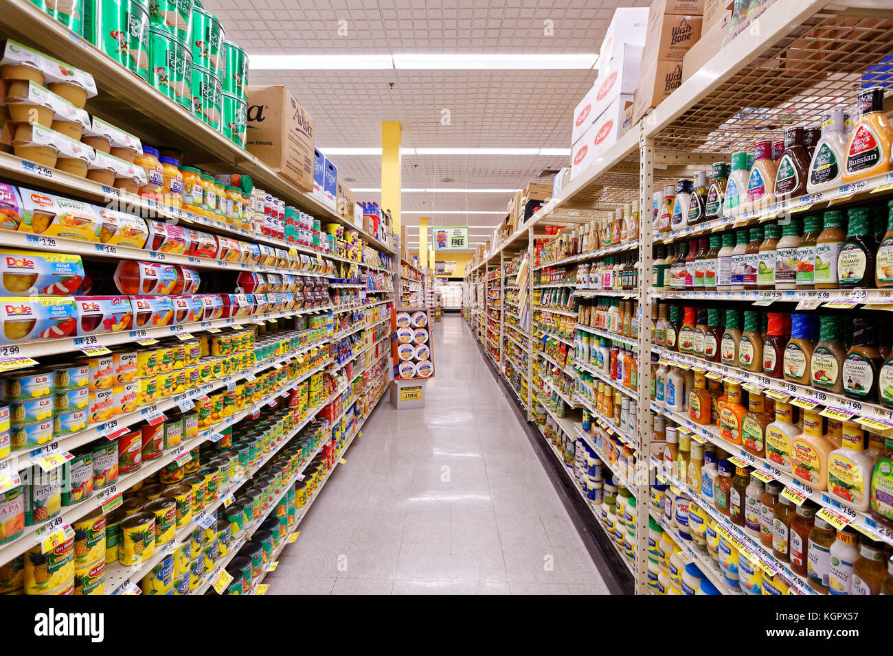 Tienda tiendas supermercado fotografías e imágenes de alta resolución ...