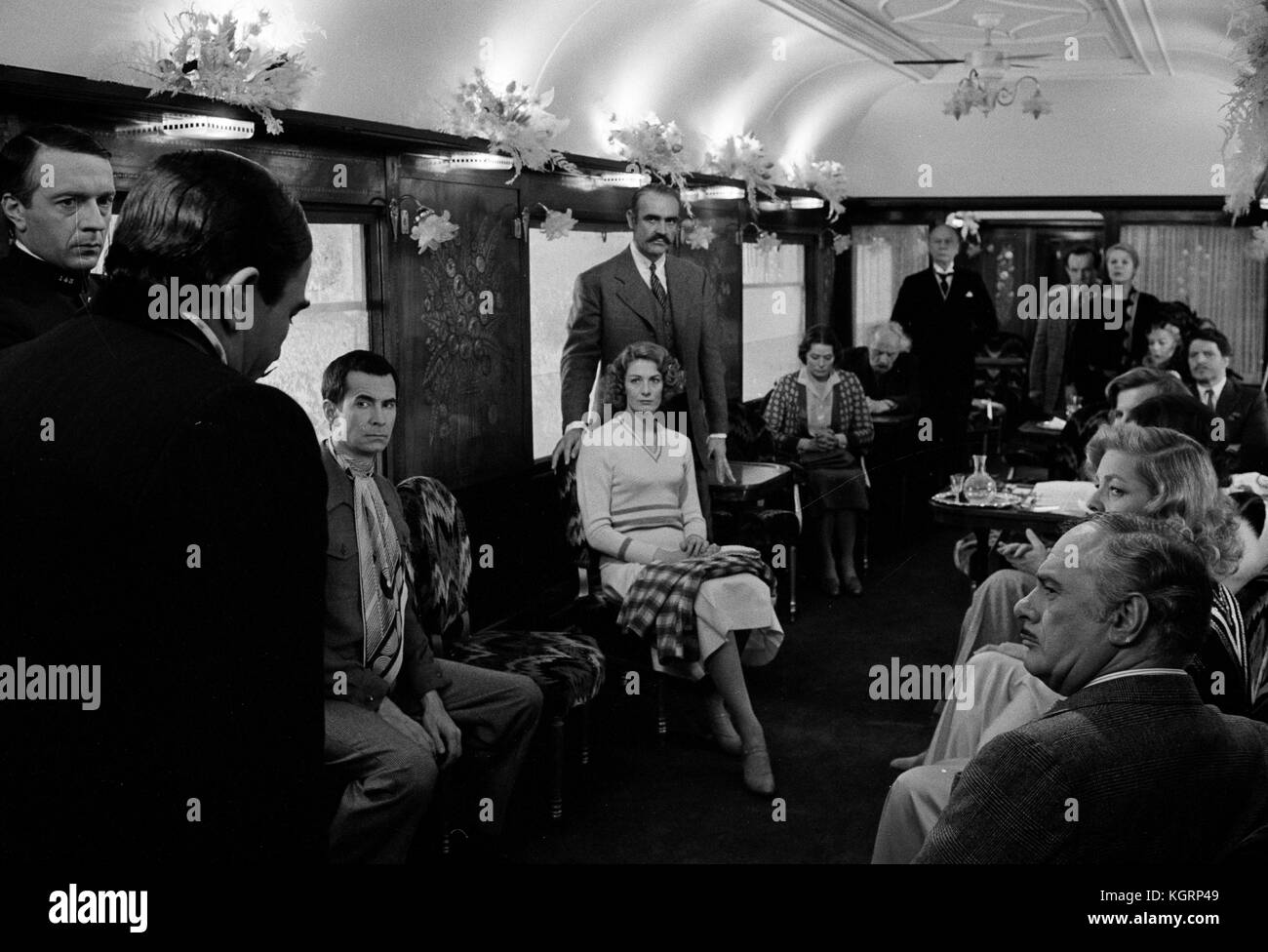 Asesinato en el Orient Express (1974), Albert Finney, Lauren Bacall , Ingrid Bergman , Vanessa Redgrave, Colin Blakely, Denis Quilley Fecha: 1974 Foto de stock