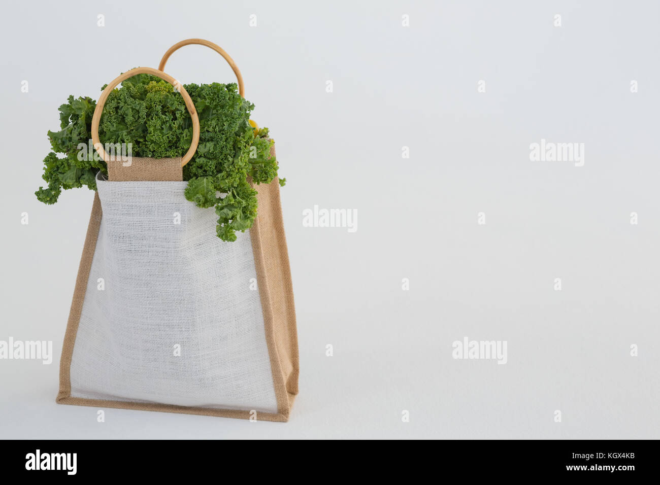 Cierre de la bolsa con verduras Foto de stock