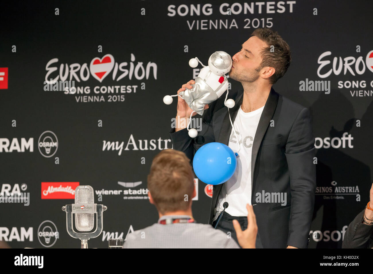 El ganador del Festival de la canción de Eurovisión Måns Zelmerlöw, de  Suecia, da una conferencia de prensa después de la Gran final de la 60ª  edición del Festival de la canción