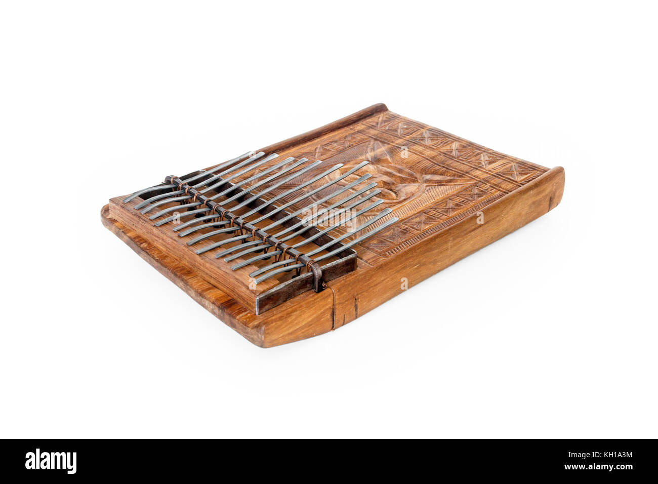 Mbira africana tradicional, un instrumento musical consistente en una caja de resonancia de madera y metal, de Zimbabwe claves frentes Foto de stock