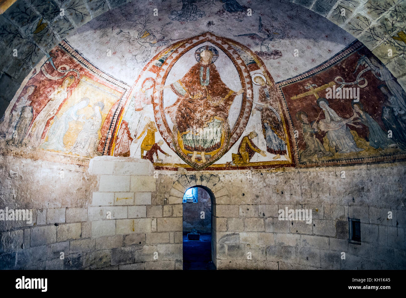 Francia. Loir-et-Cher (41) Saint-Aignan. Frescos que datan del siglo XI sobre la vida de Saint Gilles Foto de stock