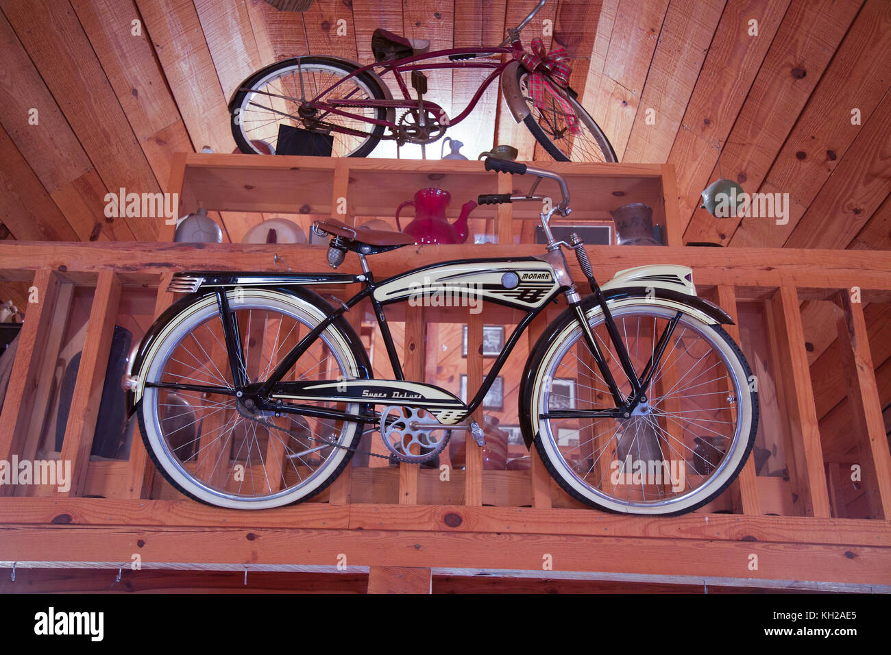 Vintage bicicleta monarca Fotografía de stock - Alamy