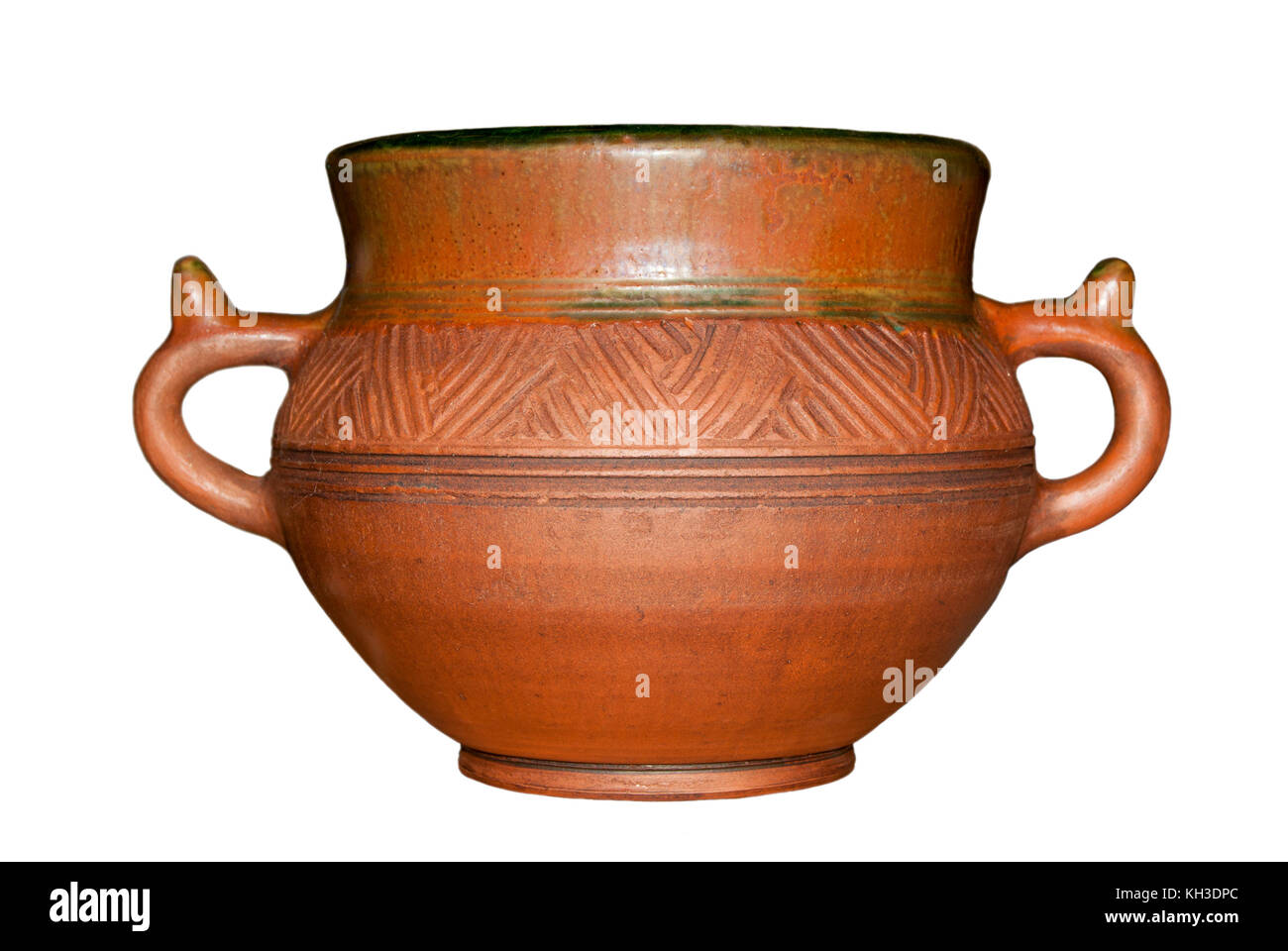 Ceramica antigua vasija de barro con asas en el folk l style aislado  Fotografía de stock - Alamy