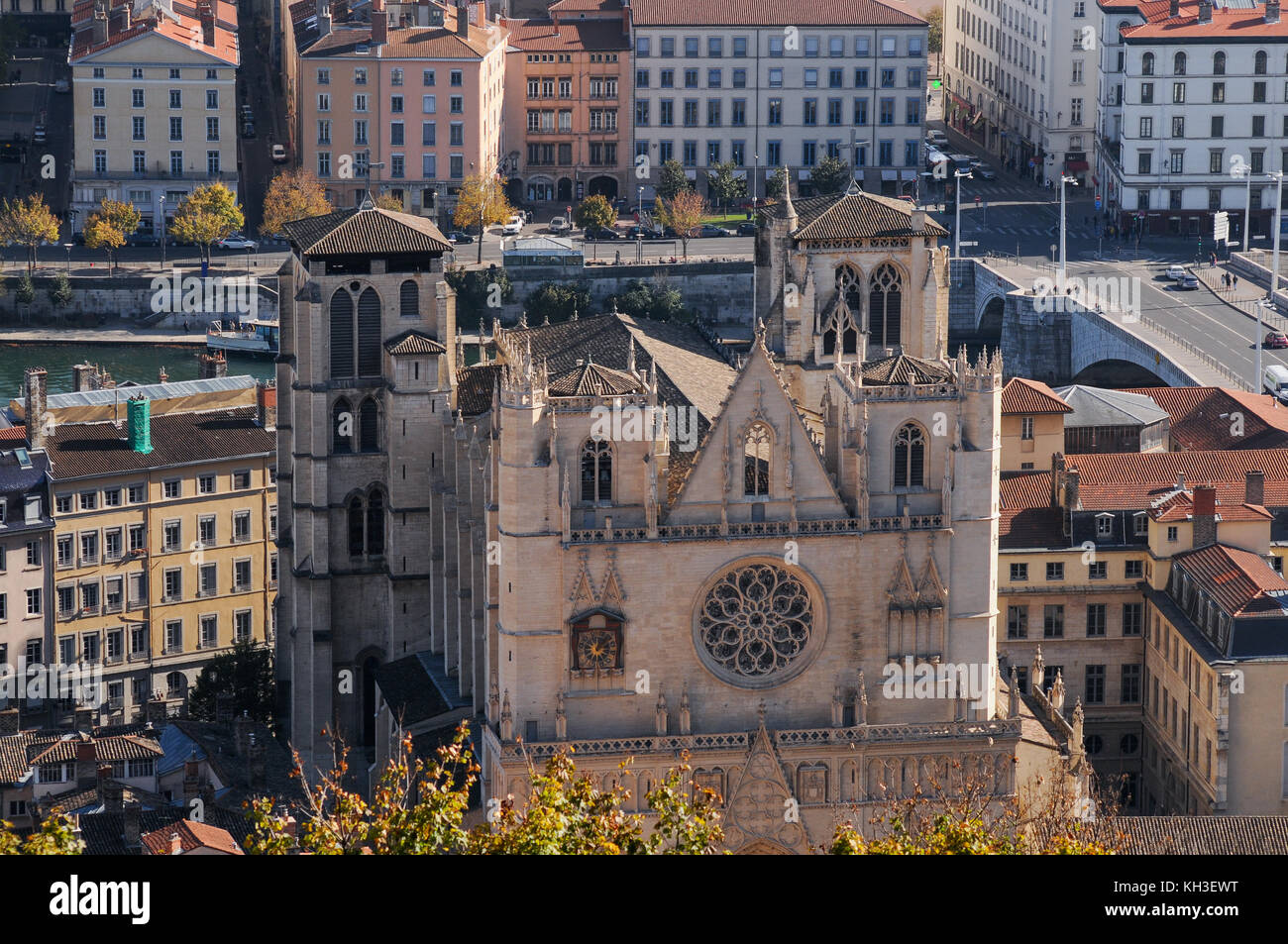 La catedral de San Juan, vistos desde la basílica de Fourvière plazza, Lyon, Francia. Foto de stock