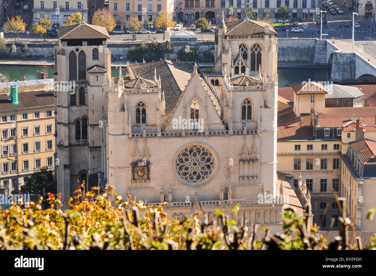 La catedral de San Juan, vistos desde la basílica de Fourvière plazza, Lyon, Francia. Foto de stock