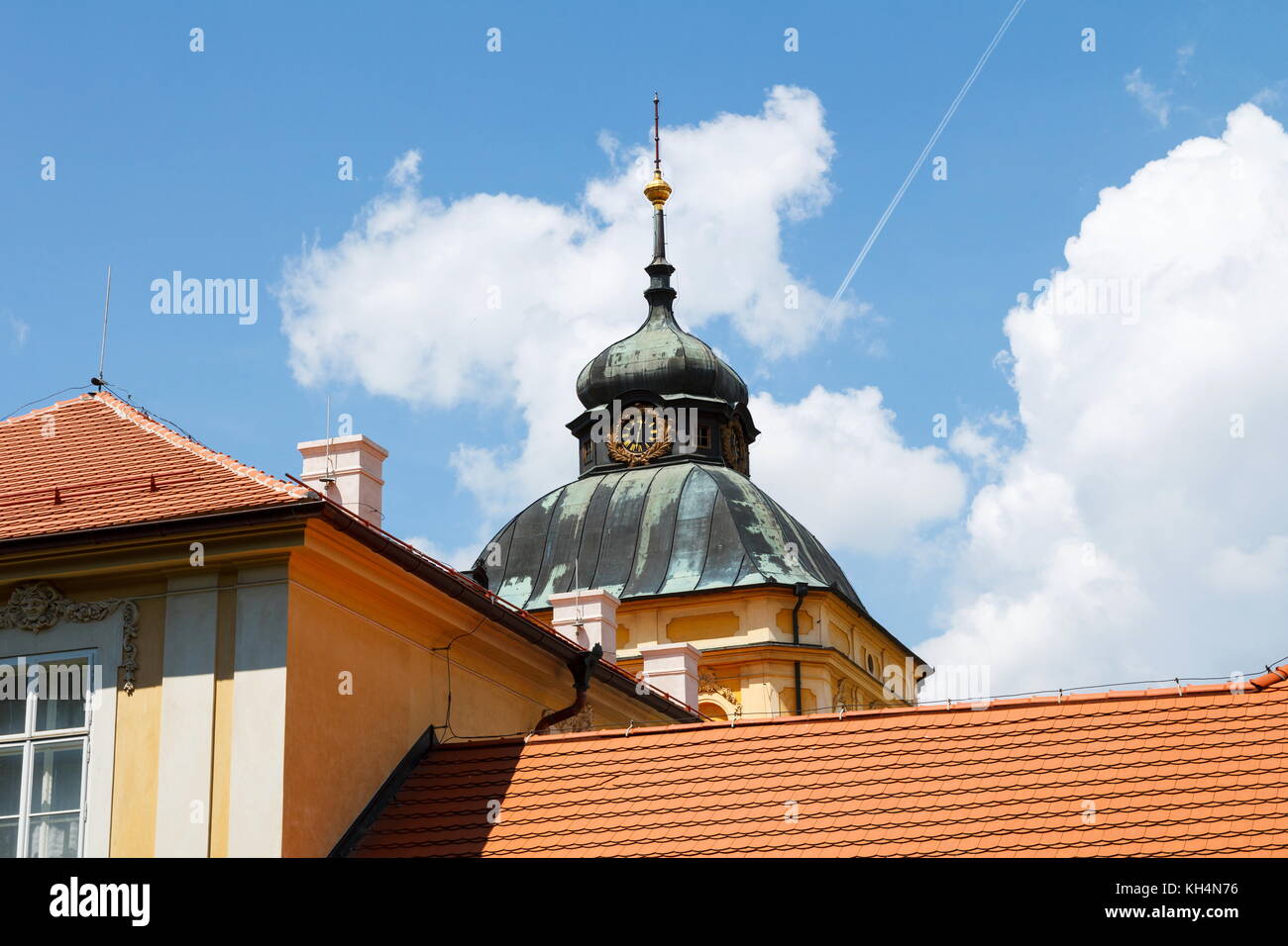 Nuevo Palacio barroco-clasicista horovice en Bohemia, República Checa, Europa Foto de stock