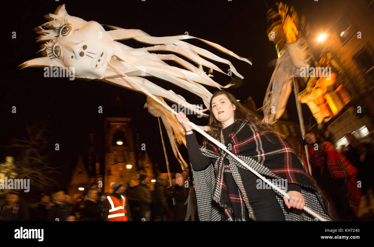 Noche de Burns carnaval celebrado en honor de Robert Burns scotlands poeta nacional en el centro de la ciudad de Dumfries, Escocia Foto de stock