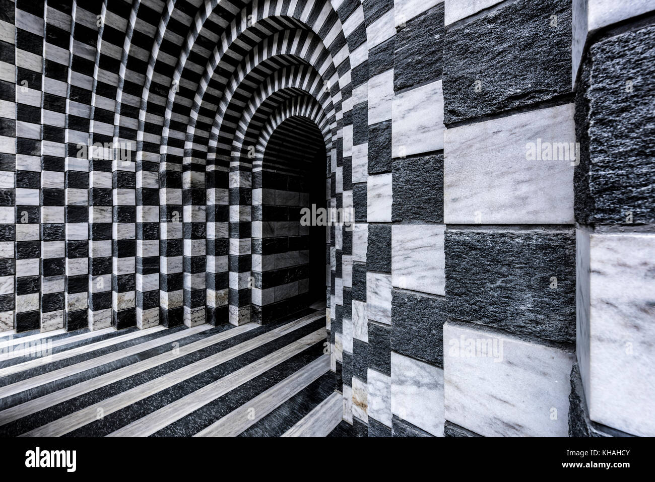 Moderno interior de la capilla de San Giovanni Battista chiesa, arquitecto Mario Botta, mogno, lavizzara, Tesino, Suiza Foto de stock