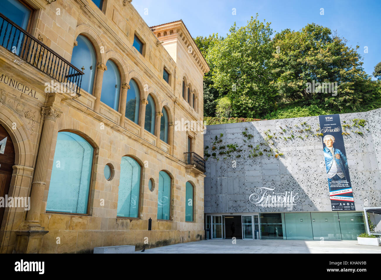 Vista exterior del Museo de San Telmo en San Sebastián. Foto de stock