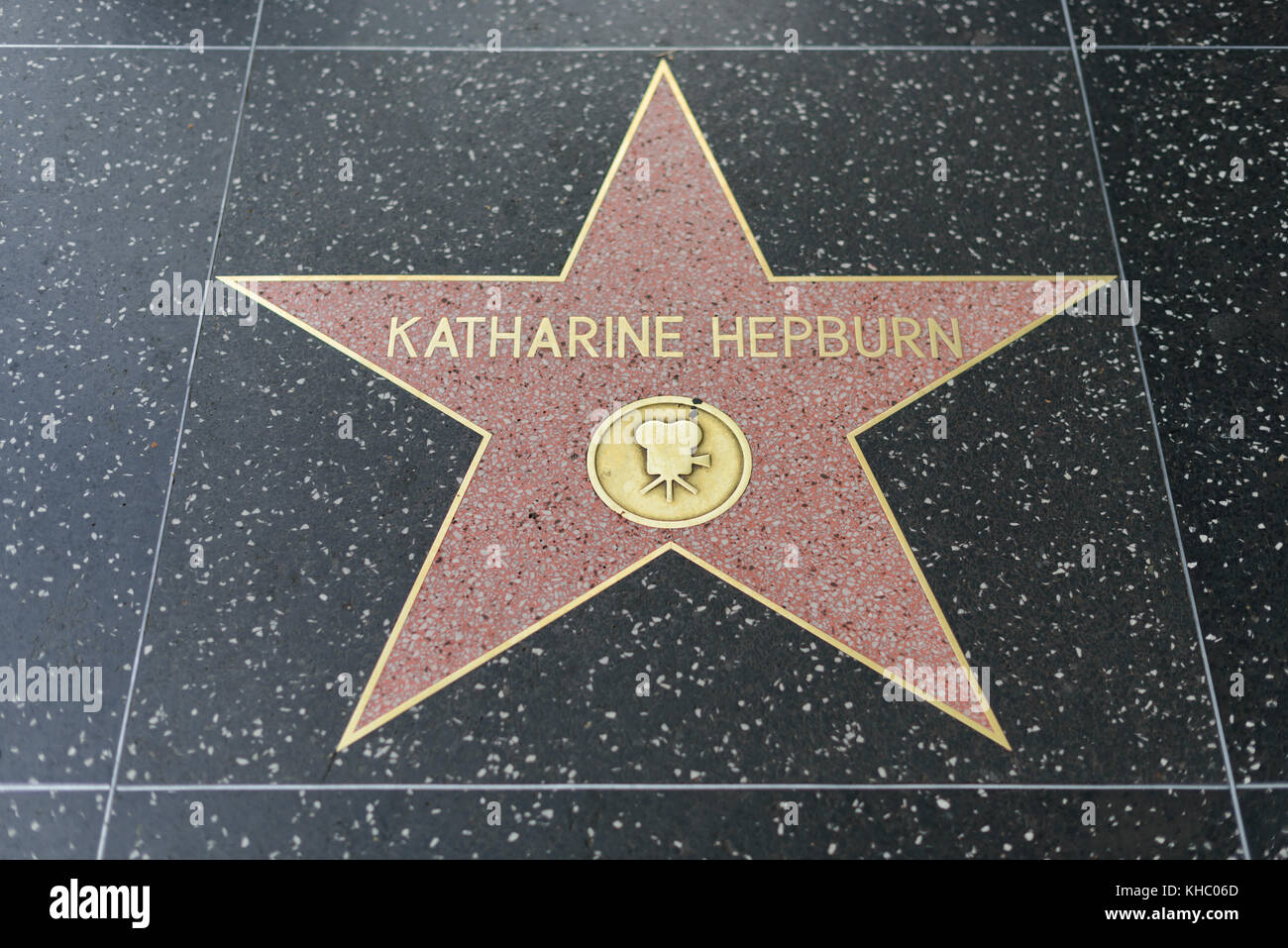 HOLLYWOOD, CA - 06 de diciembre: Katherine Hepburn estrella en el Paseo de la Fama de Hollywood en Hollywood, California, el 6 de diciembre de 2016. Foto de stock