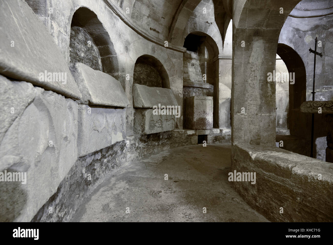 Cripta Superior c11th con C14th tumbas góticas Apt Catedral, Vaucluse