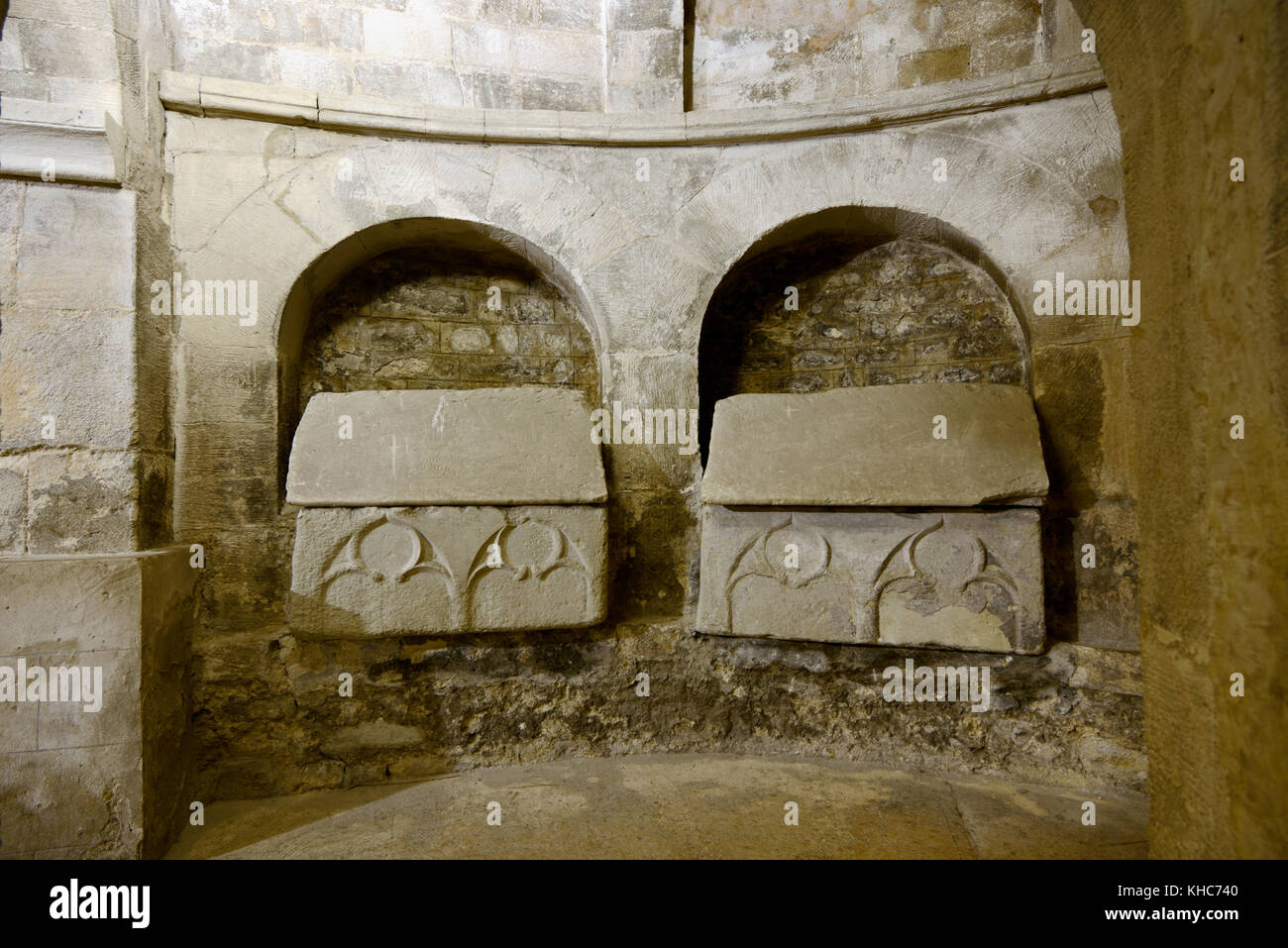 Cripta Superior c11th con C14th tumbas góticas Apt Catedral, Vaucluse