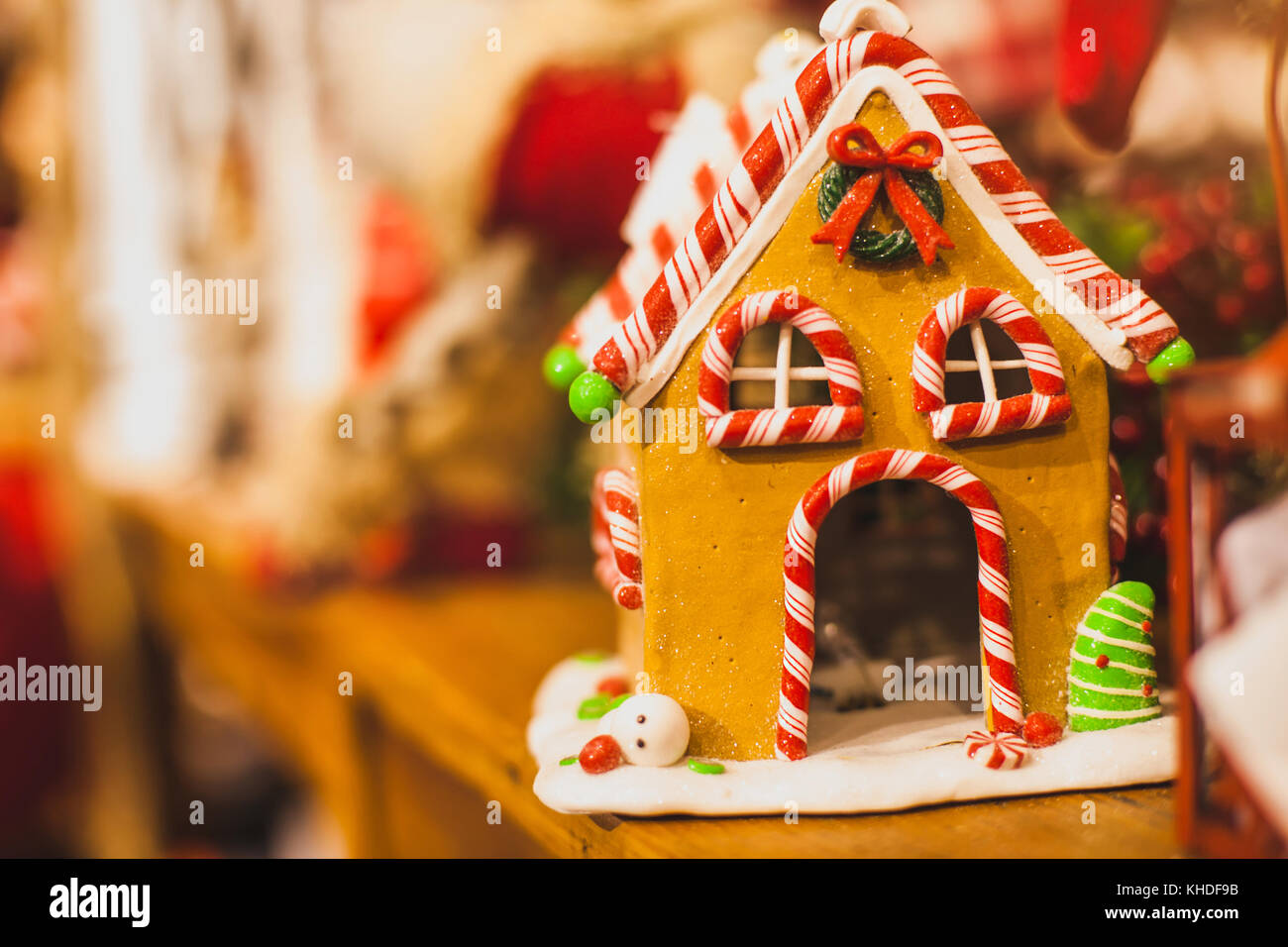 Las casas de dulces para decoración es una tradición navideña muy popular.  🎄 🍭Y si estás buscando una decoración original y especial…