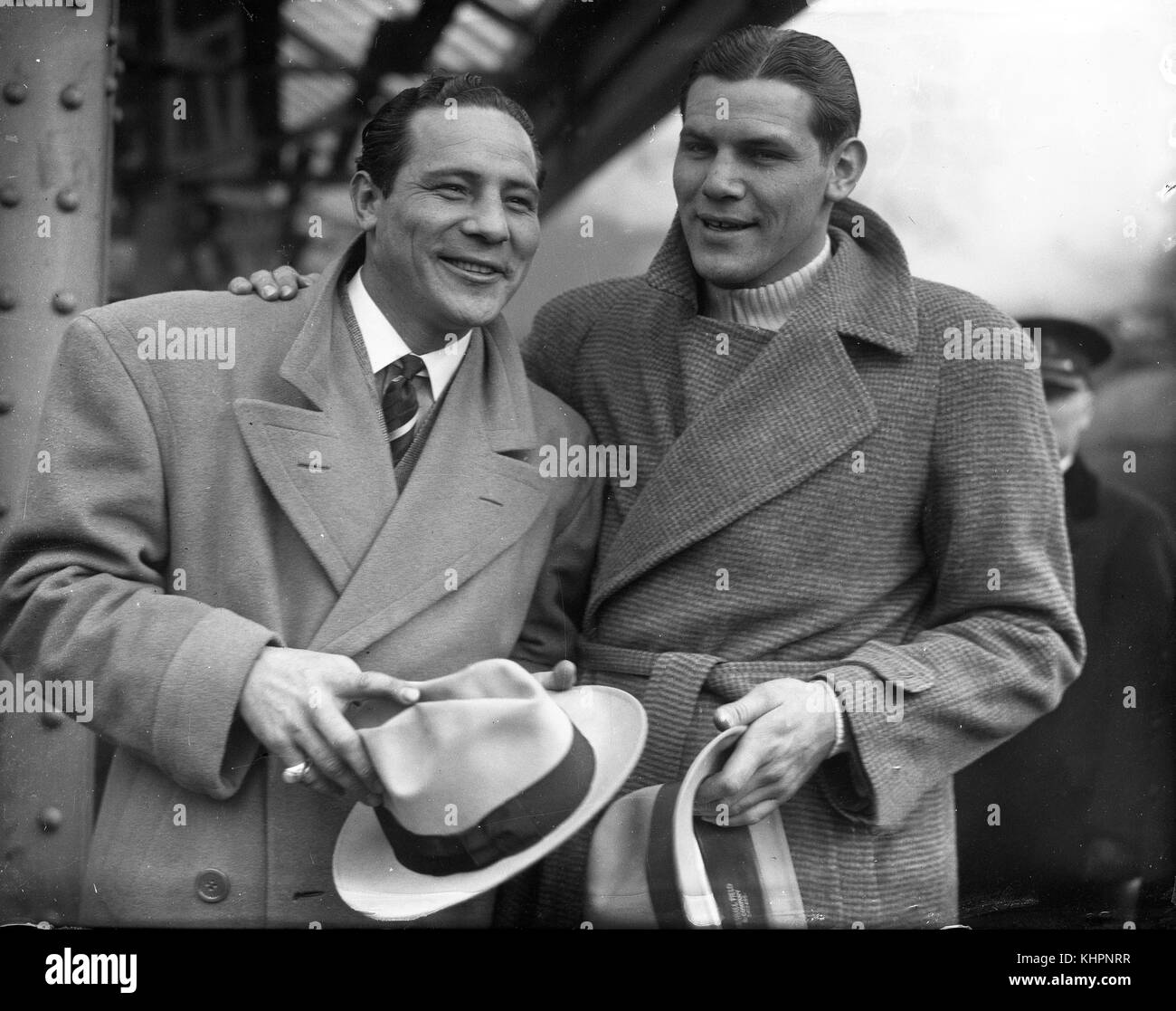 Los hermanos Max y boxeo estadounidense Buddy Baer en Londres 1937 Foto de stock