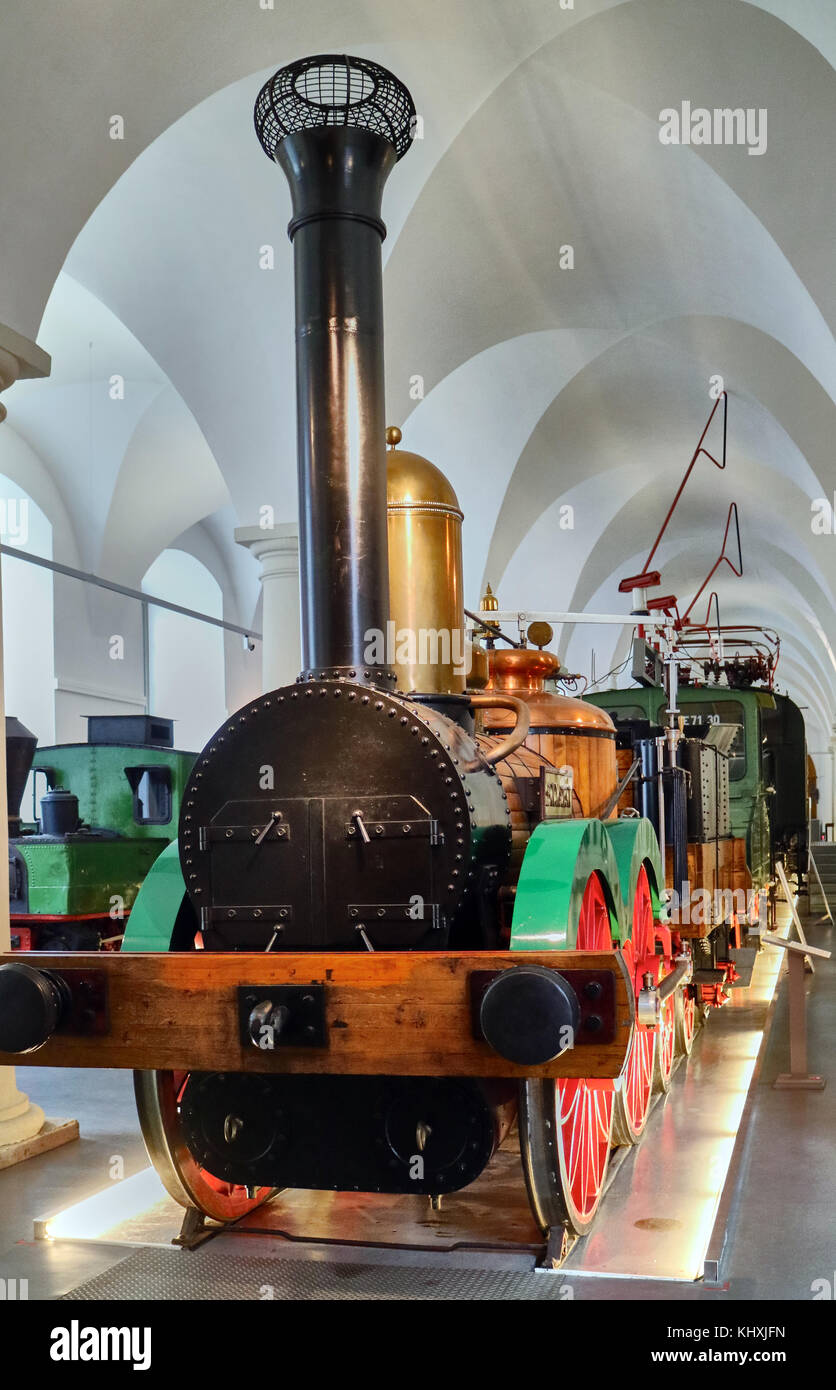 En Europa, Alemania, en el Estado federado de Sajonia, Dresden City, el museo del transporte, Saxonia locomotora a vapor;1843 Foto de stock