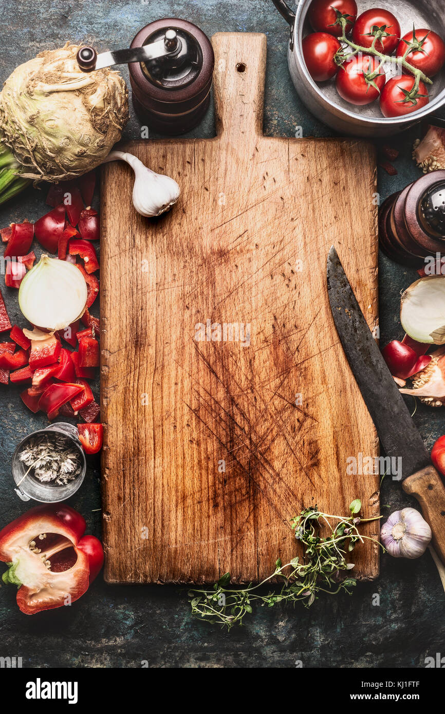 Fondo de alimentos saludables con edades tabla de cortar, la olla