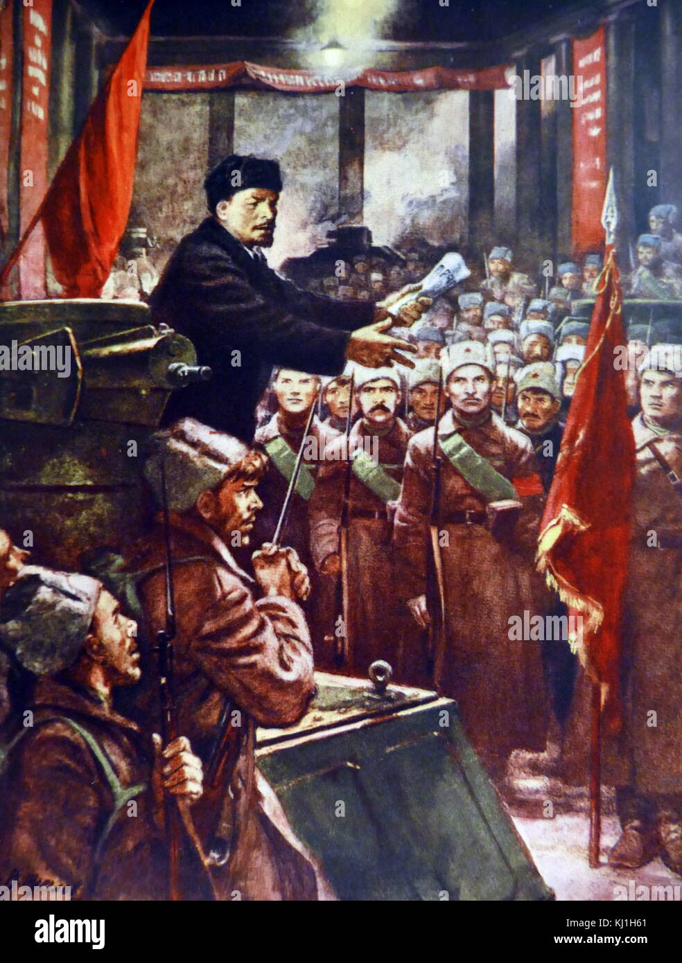 Vladimir Lenin, el líder del Partido Comunista Ruso, dirigiéndose a una multitud de destacamentos del Ejército Rojo en la parte delantera; de enero de 1918, la pintura por V. Shcheglov. Foto de stock