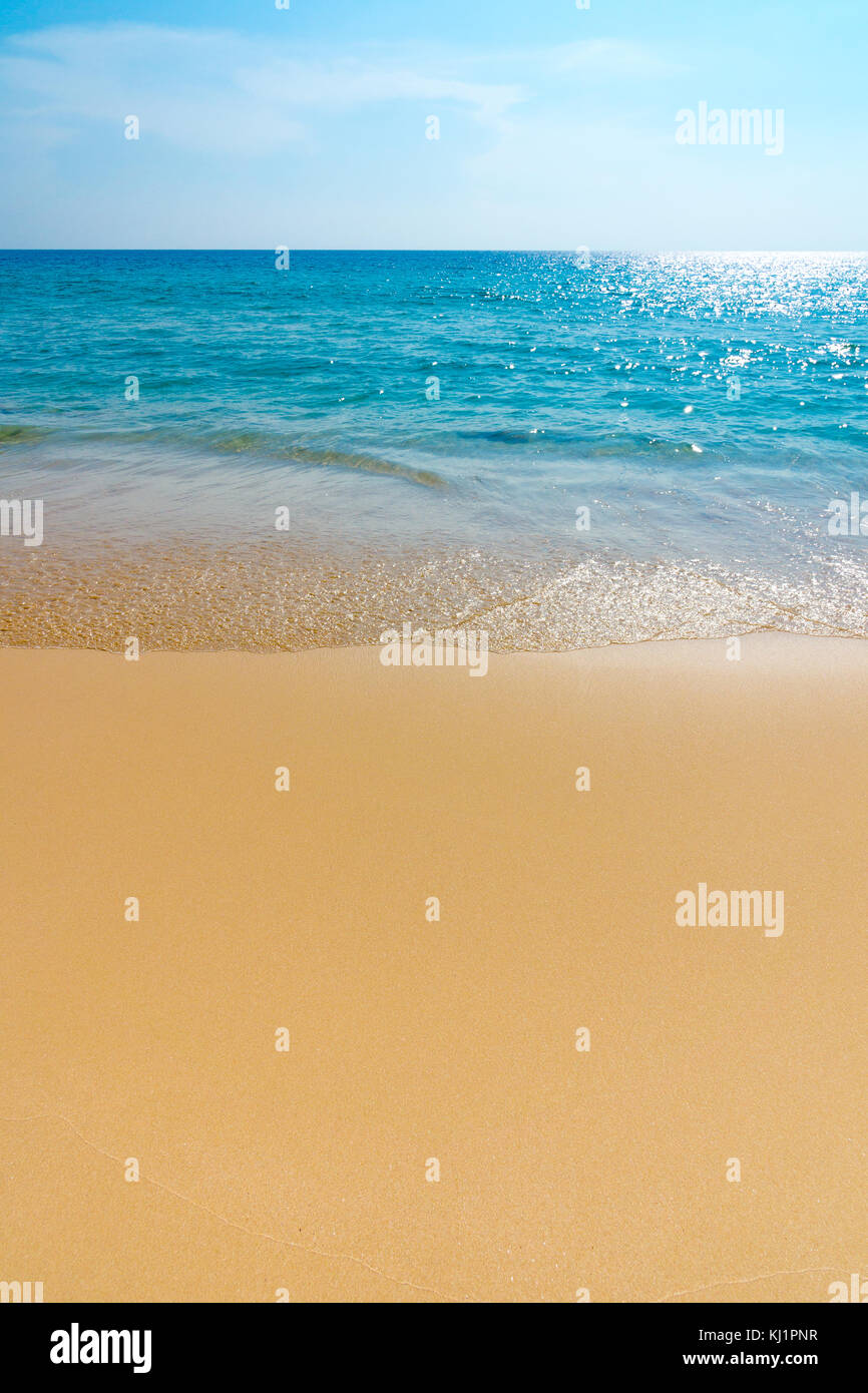 Paisaje de playa, de aguas calmas, nadie Foto de stock