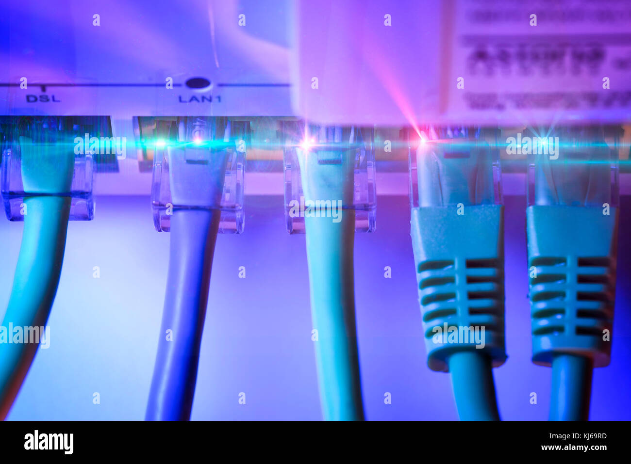Internet por cable, internet de alta velocidad, acceso a internet de banda  ancha Fotografía de stock - Alamy
